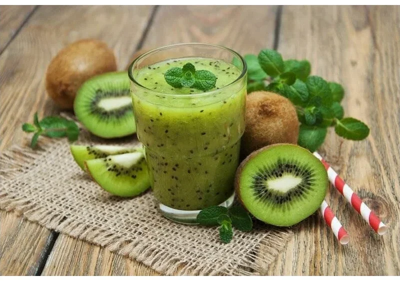 Quick Smoothie Recipe for Apple Kiwi Delight